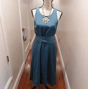 Banana Republic dusty blue satin like dress w/ belt. Size 14. See details.